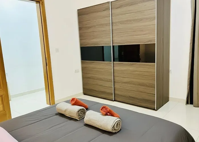 Huge And Stylish, St Julian's 2br With 2 Baths Apartment *