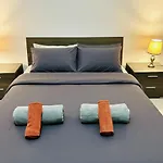 Huge And Stylish, St Julian's 2br With 2 Baths * St. Julian's