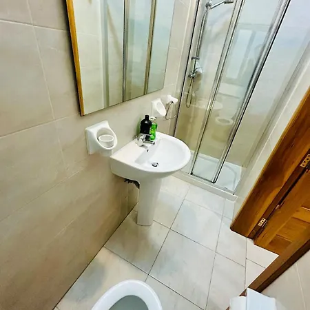 Huge And Stylish, St Julian's 2br With 2 Baths
