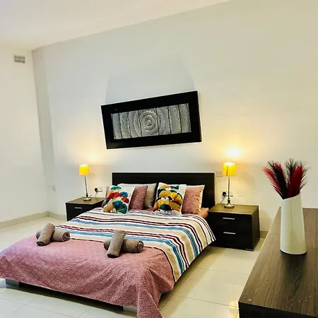 Huge And Stylish, St Julian's 2br With 2 Baths Apartment Saint Julian's