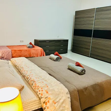 Apartment Huge And Stylish, St Julian's 2br With 2 Baths *