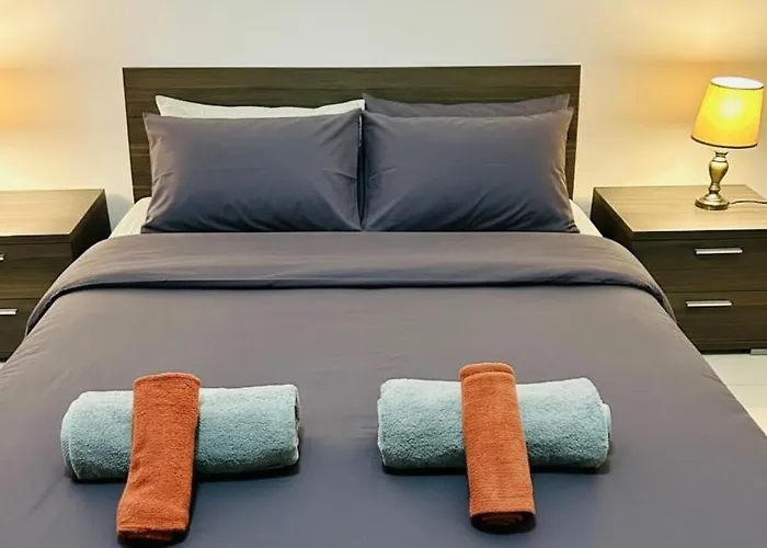 Huge And Stylish, St Julian's 2br With 2 Baths * Saint Julian's