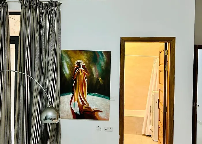 Huge And Stylish, St Julian's 2br With 2 Baths San Giuliano